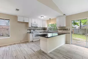 12106 Gray Oak Pl, The Woodlands, TX 77380 - Photo 11