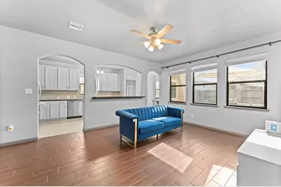 16918 Lake Willowby Lane, Houston, TX 77044 - Photo 9