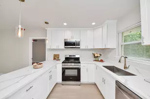 3106 Sunnydale Dr, Houston, TX 77051 - Photo 11