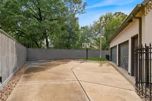 21 Carolane Trail, Houston, TX 77024 - Photo 41