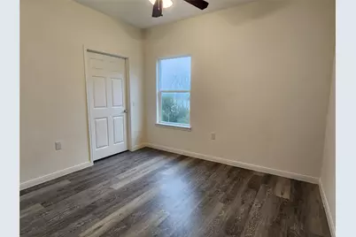 6202 Lacey Oak Drive, Hitchcock, TX 77563 - Photo 11