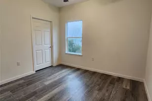 6202 Lacey Oak Dr, Hitchcock, TX 77563 - Photo 11