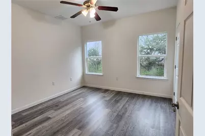 6202 Lacey Oak Drive, Hitchcock, TX 77563 - Photo 5