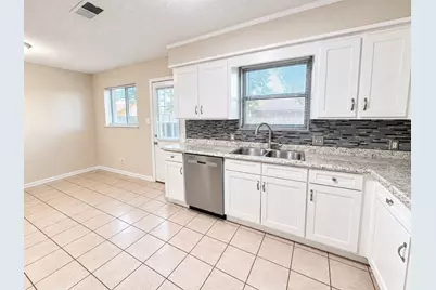 3130 Balzar Drive, Dickinson, TX 77539 - Photo 5