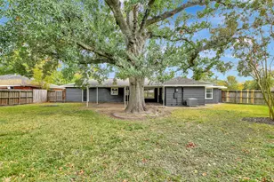 1914 Monroe Dr, Pasadena, TX 77502 - Photo 37