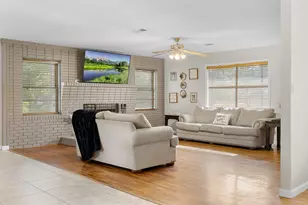 1102 N Pecan St, Caldwell, TX 77836 - Photo 5