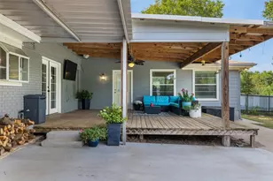 1102 N Pecan St, Caldwell, TX 77836 - Photo 25