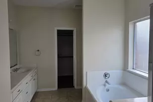 18219 Major Glen Cir, Humble, TX 77346 - Photo 7
