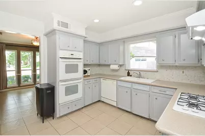 11302 Burgoyne Drive, Houston, TX 77077 - Photo 9