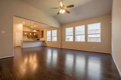 8435 Sunset Horizon Drive, Baytown, TX 77521 - Photo 3