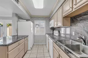 6425 Olympia Dr, Houston, TX 77057 - Photo 9