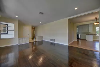 415 Silliman Street, Sealy, TX 77474 - Photo 11