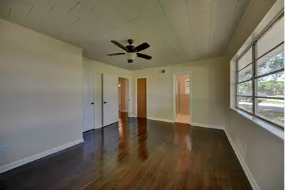 415 Silliman Street, Sealy, TX 77474 - Photo 13