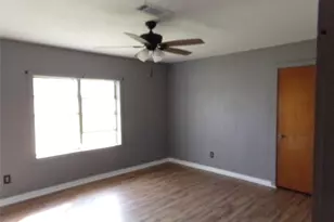 211 W Sherman St, Livingston, TX 77351 - Photo 9