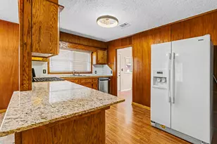 211 W Sherman St, Livingston, TX 77351 - Photo 3