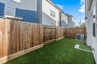 412 Neyland Street #C, Houston, TX 77022 - Photo 3