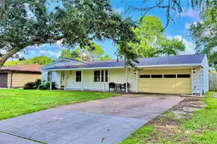 321 20th Ave N, Texas City, TX 77590 - Photo 1