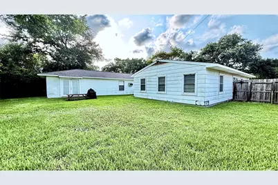 321 20th Avenue N, Texas City, TX 77590 - Photo 35