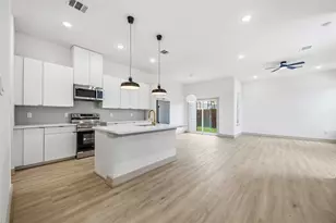 7555 Calhoun Rd, Houston, TX 77033 - Photo 5