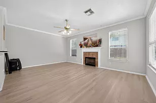 3655 Royal Royce Dr, Houston, TX 77042 - Photo 9