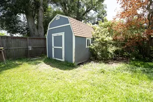 316 Carnation St, Lake Jackson, TX 77566 - Photo 15