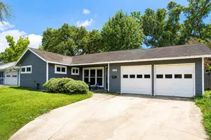 316 Carnation St, Lake Jackson, TX 77566 - Photo 1