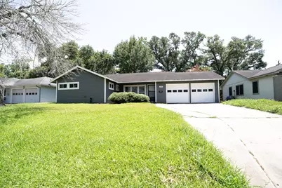 316 Carnation Street, Lake Jackson, TX 77566 - Photo 3