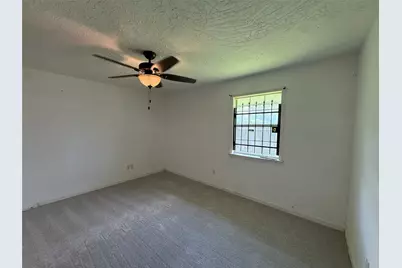 5651 Lyndhurst Drive, Houston, TX 77033 - Photo 11