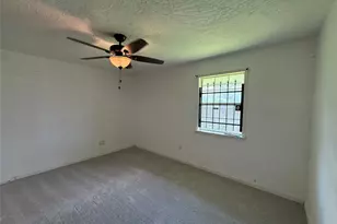 5651 Lyndhurst Dr, Houston, TX 77033 - Photo 11