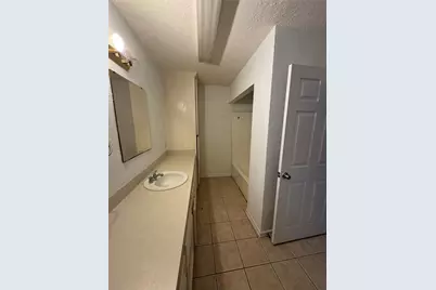 5651 Lyndhurst Drive, Houston, TX 77033 - Photo 19