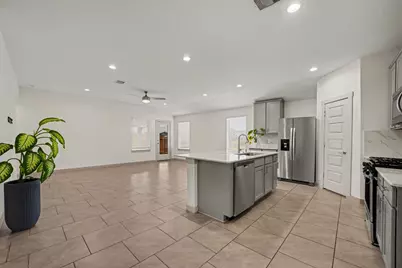 4002 Itzle Island Court, Katy, TX 77494 - Photo 9