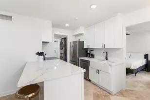 2750 Holly Hall St, Houston, TX 77054 - Photo 9