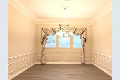 10327 Earlington Manor Drive, Spring, TX 77379 - Photo 9