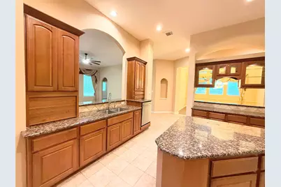 10327 Earlington Manor Drive, Spring, TX 77379 - Photo 5