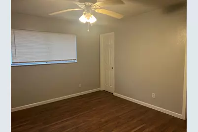 6742 Indian Lake Drive, Houston, TX 77489 - Photo 5