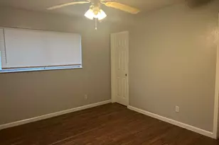 6742 Indian Lake Dr, Houston, TX 77489 - Photo 5