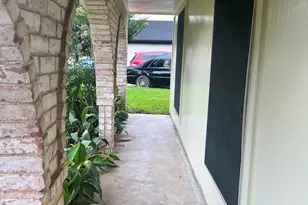 6742 Indian Lake Dr, Houston, TX 77489 - Photo 3