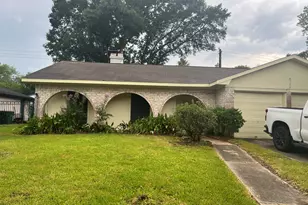 6742 Indian Lake Dr, Houston, TX 77489 - Photo 1