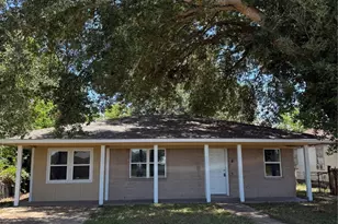 413 3rd St, Van Vleck, TX 77482 - Photo 1