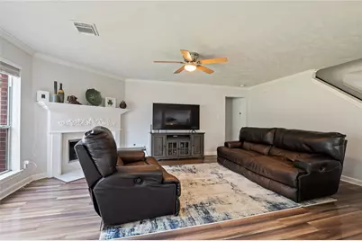 5708 Montclair Hill Lane, Rosharon, TX 77583 - Photo 9