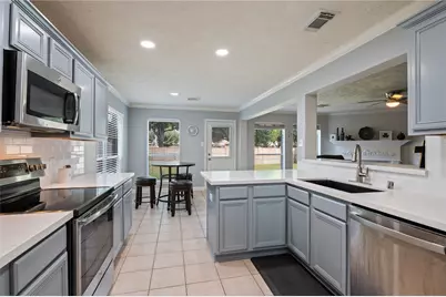 5708 Montclair Hill Lane, Rosharon, TX 77583 - Photo 13