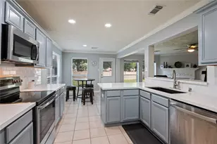 5708 Montclair Hill Ln, Rosharon, TX 77583 - Photo 13