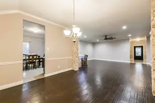 2102 Pickwick Pines Dr Ct, Humble, TX 77396 - Photo 9