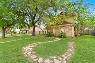 2730 Blue Glen Ln, Houston, TX 77073 - Photo 3