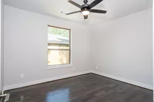 4601 Hummingbird St, Houston, TX 77035 - Photo 17