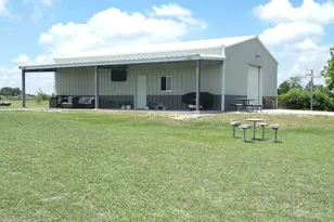 1114 Creekside Ln, Weimar, TX 78962 - Photo 1