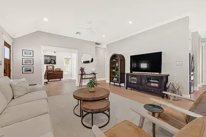 806 English Street, Houston, TX 77009 - Photo 9