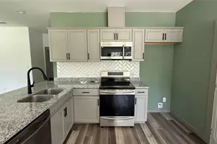 10428 Royal Adrian Dr, Conroe, TX 77303 - Photo 9