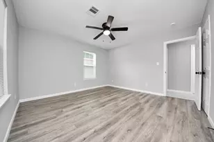 4914 Angleton St, Houston, TX 77033 - Photo 13