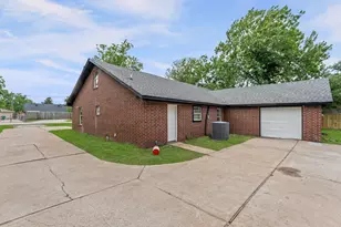 423 Masterson St, Arcola, TX 77583 - Photo 3